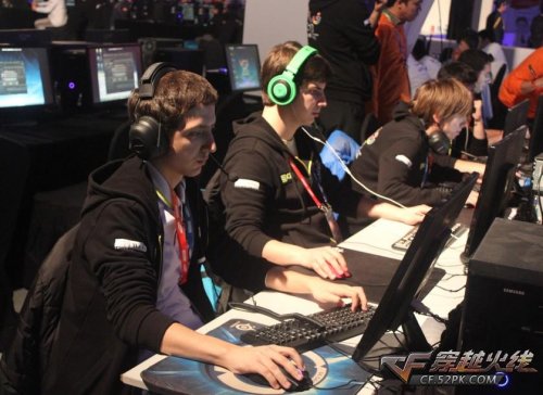 同时激励年 同时激励年