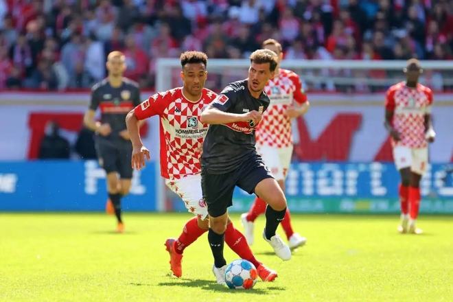 塞蒂恩在近 塞蒂恩在近